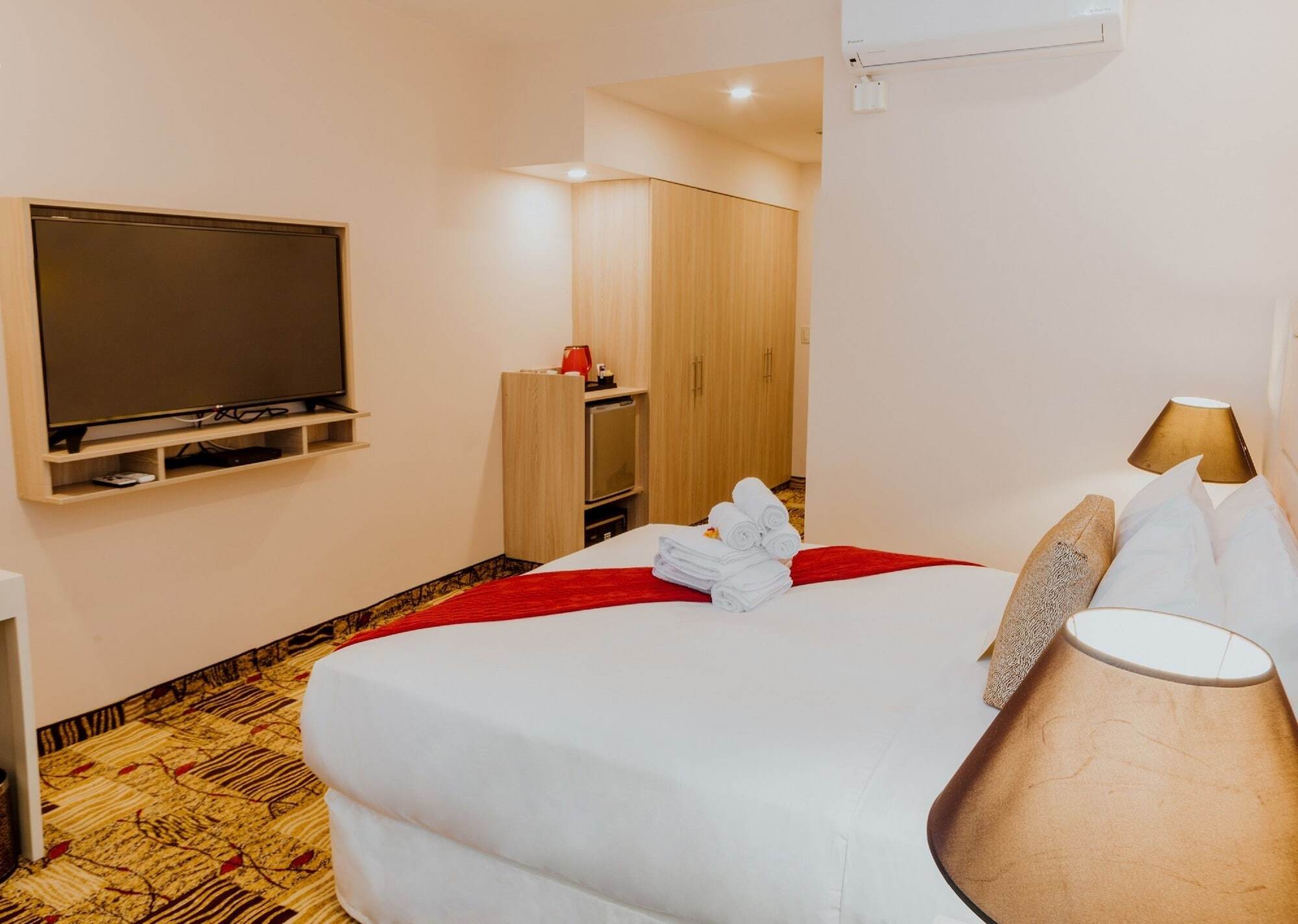 Nobility Grand Hotel 4*